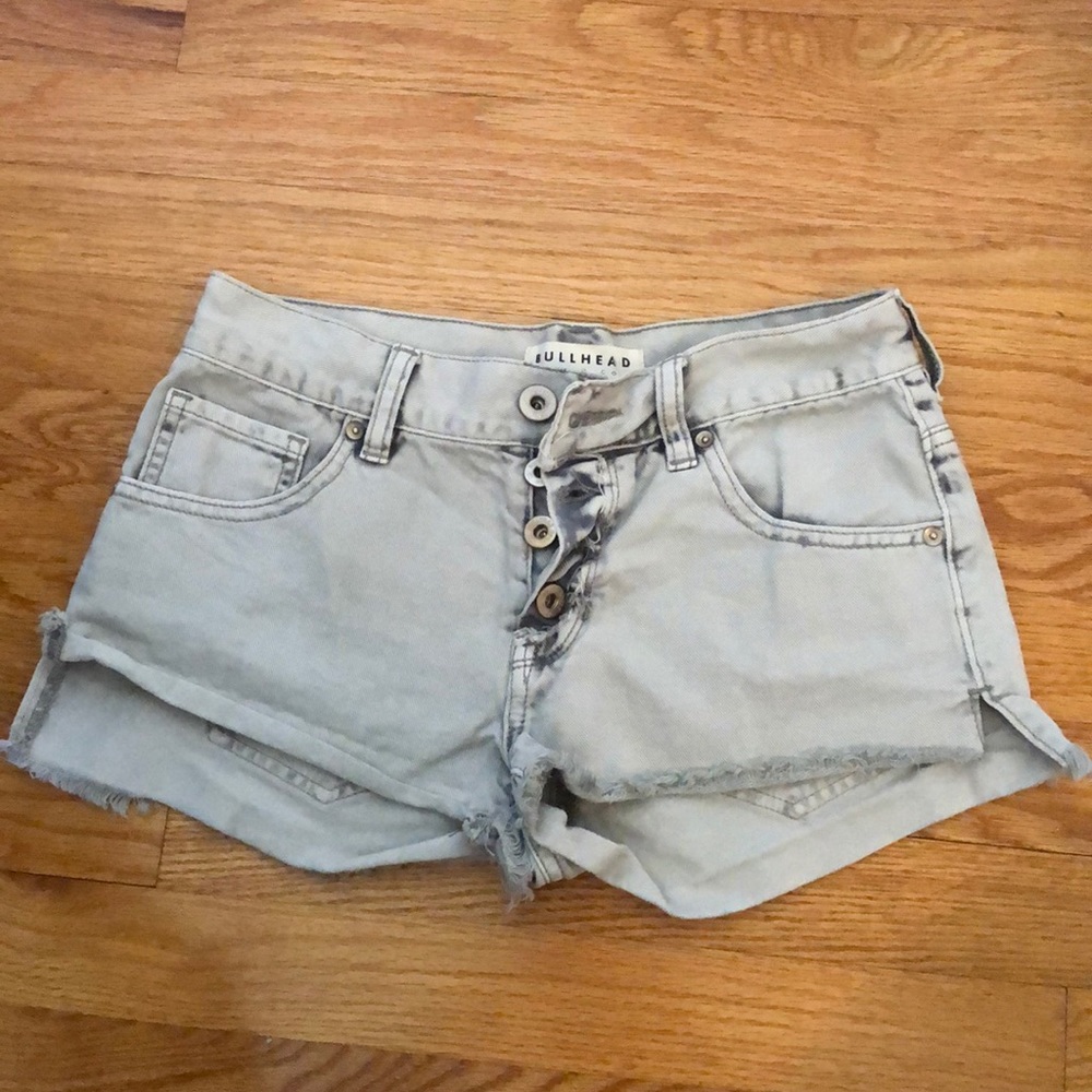 Bullhead slouchy short. Size 1
